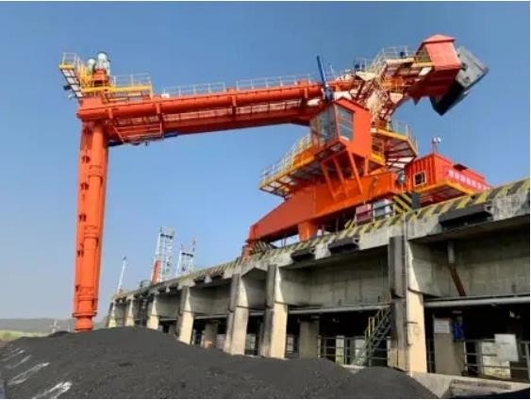 항구에 적용되는 1200t/h 나사선 언로더